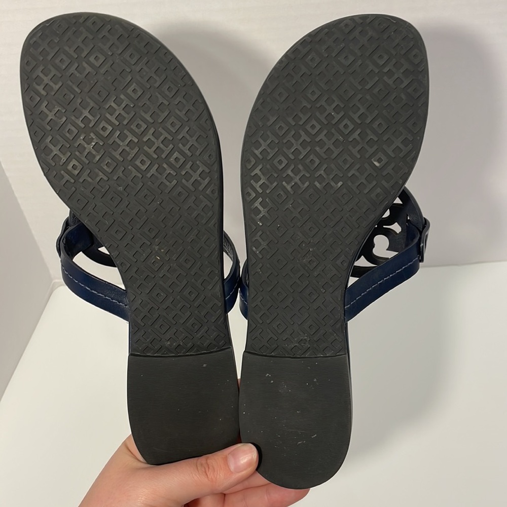 Tory Burch Miller Leather Logo Thong Sandals size 7 Navy Silver - Picture 6 of 9